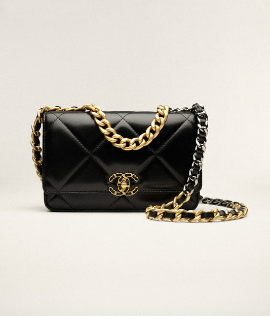 Chanel 19 Wallet on Chain